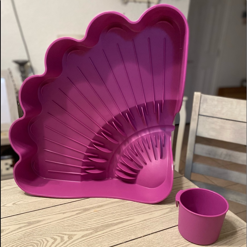 Tupperware dish racks